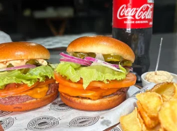 2 cheese salada + 2 batata rústica + coca-cola 600ml